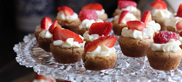 Γιατί όταν μας λείπει ύπνος το ρίχνουμε στα γλυκά -Η επιστημονική εξήγηση